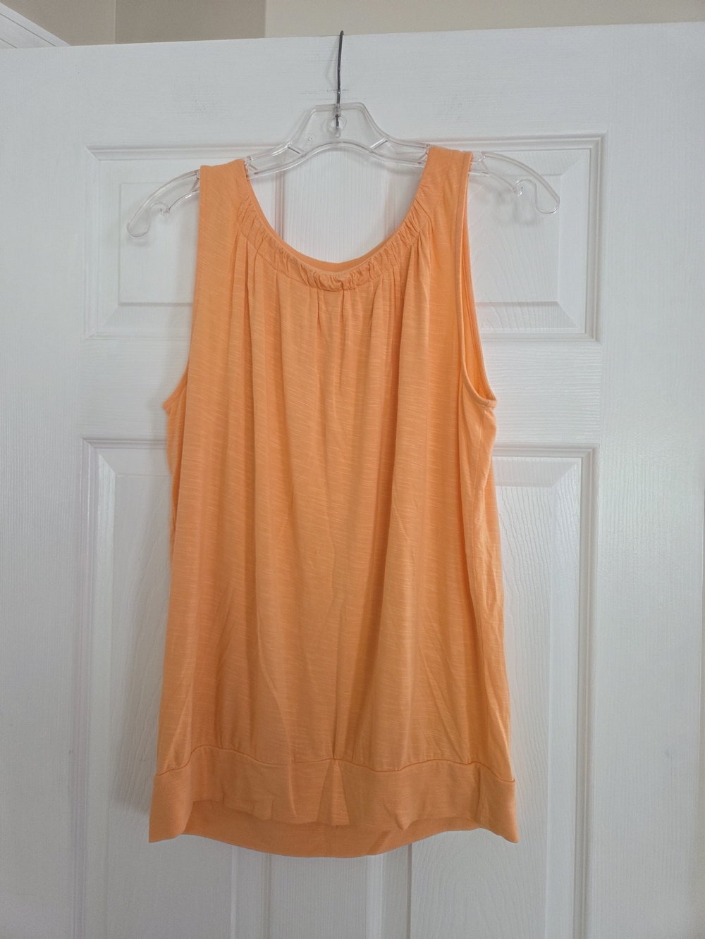 LOFT Sleeveless Scoop-Neck Tank in Soft Peach Medium